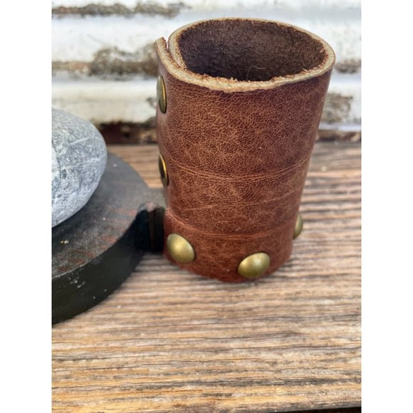 Vintage Alaska Art Match Safe Flint Rock Leather Artist Signed - Picture 2 of 11